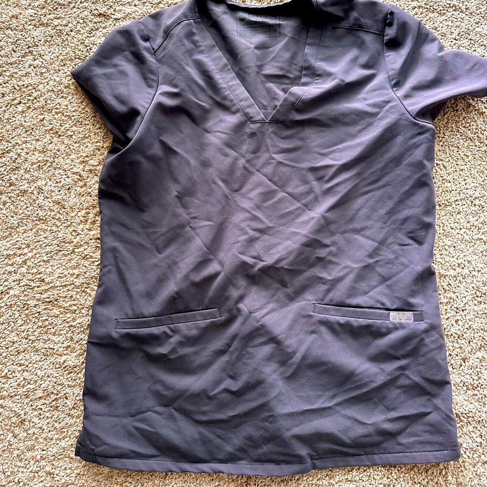 FIGS charcoal top